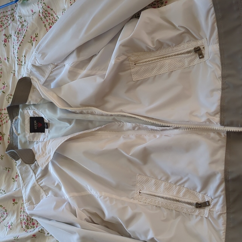 Guess wind breaker